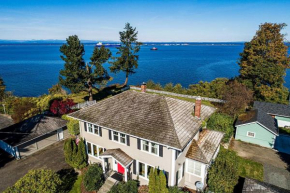 Historic Waterfront Colonial Home - Estate Grounds, Port Angeles